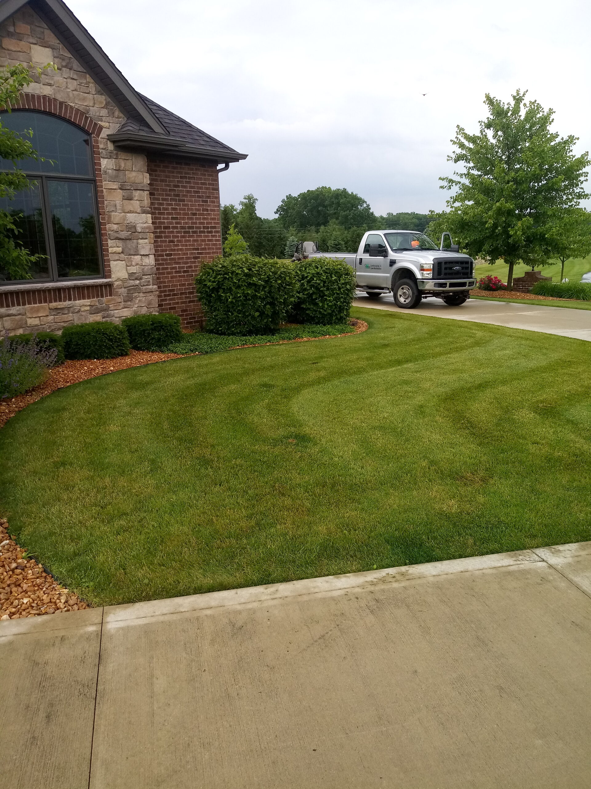 Landscaping and Mowing Services, Greater Fort Wayne Area